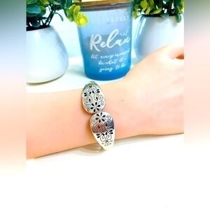 Brighton Floral & Leaf Design Hinged Bangle Bracelet Retired & Rare. EX COND!